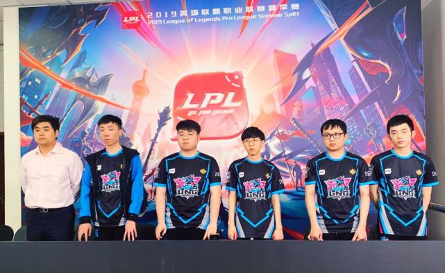 在这个充满 在这个充满