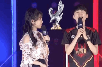 媒体人被 媒体人被